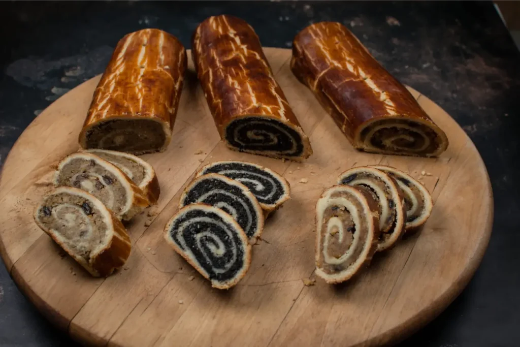 Mákos-kandírozott narancsos bejgli