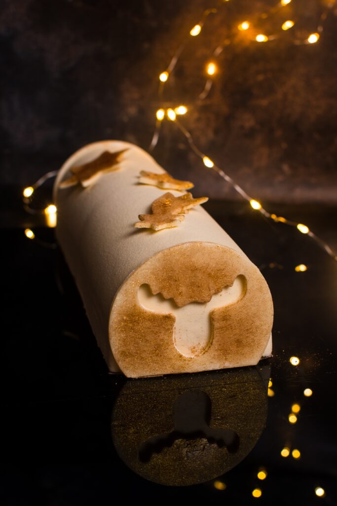 Karácsonyi fatörzs torta: mandula-narancs-tonkabab