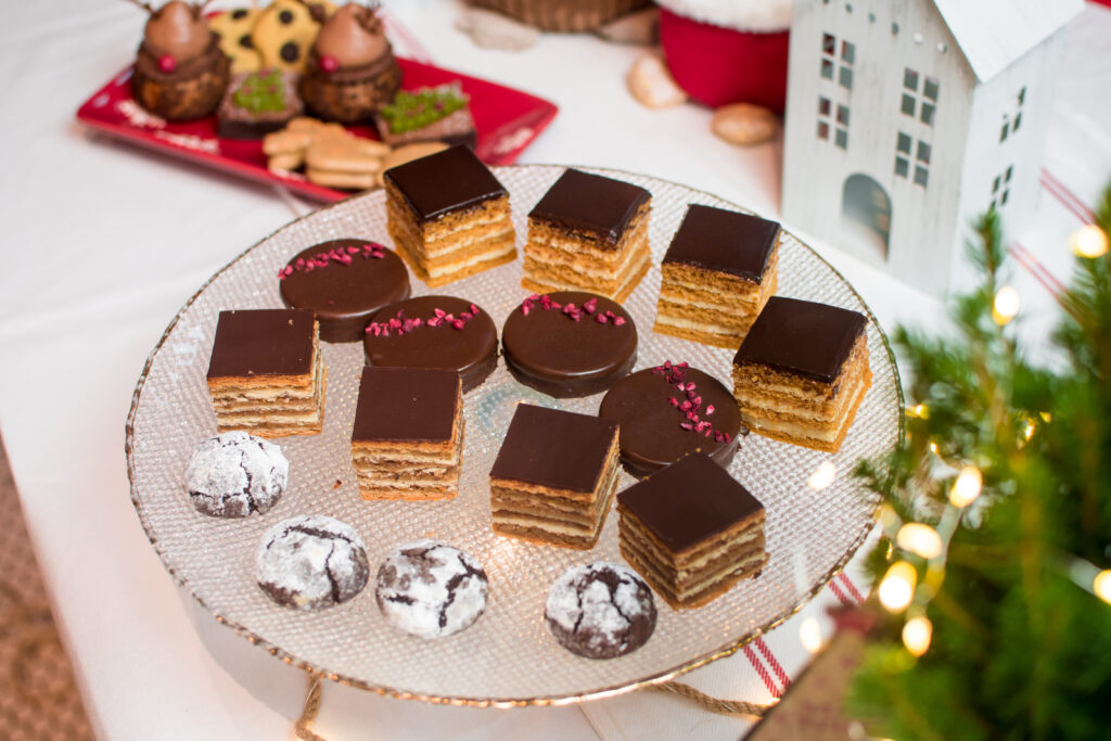 Karácsonyi sütidoboz, 16 db